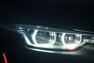 Xenónové svetlo automobilu so žiarivým účinkom