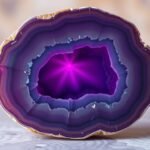 Fialový achát s energetickými účinkami a duševnou harmóniou